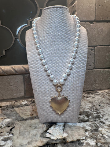 Pearl Necklace w/ Beaded Heart Charm - 2 Sided (Magnetic Closure)