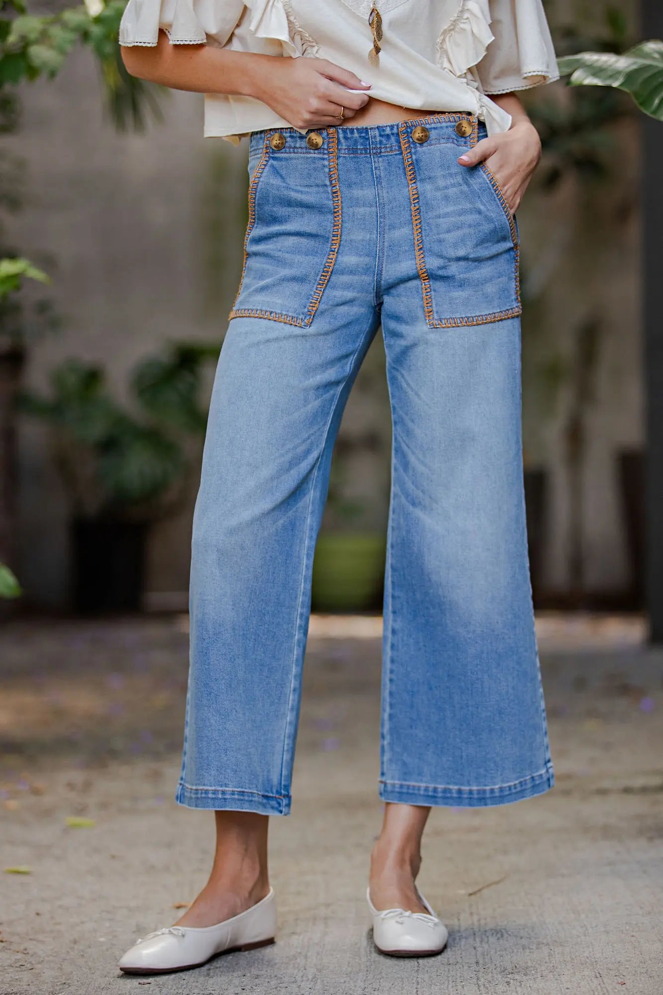 Whipstitch Pocket Cropped Denim Pants