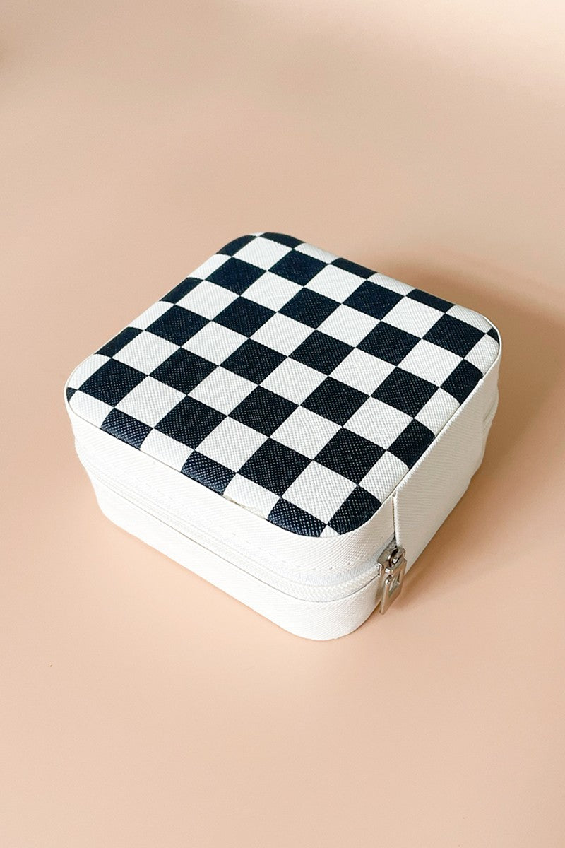 Checkered Jewelry Organizer