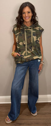 Vintage Camo Sleeveless Hooded Top