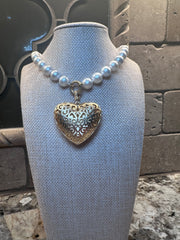 Pearl Necklace w/ Puff Heart - 2 sided  (Magnetic Closure)