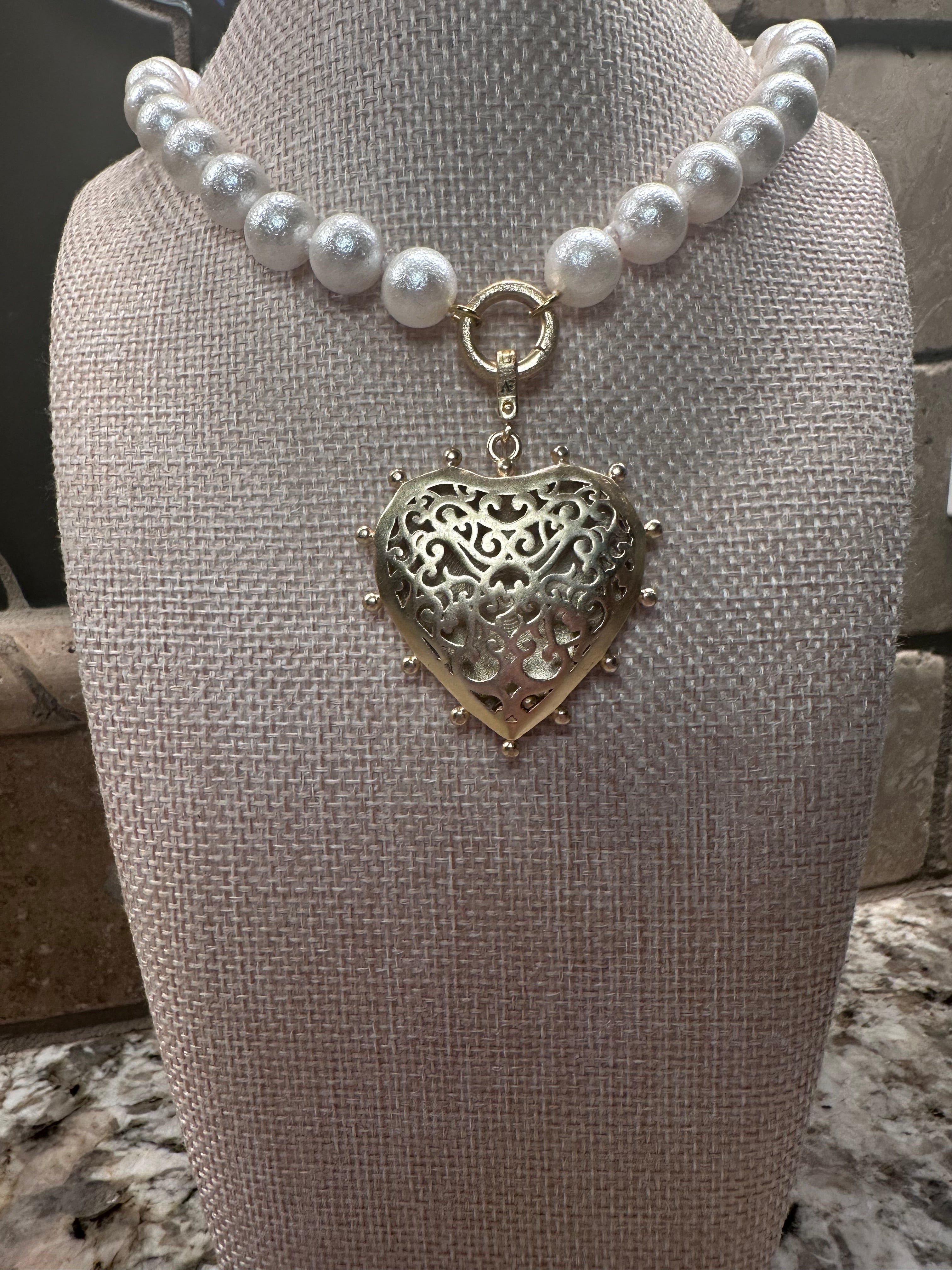 Pearl Necklace w/ Beaded Heart Charm - 2 Sided (Magnetic Closure)