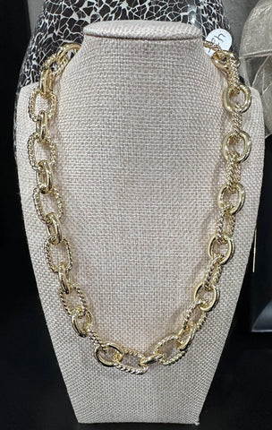 Gold Textured/Smooth Link Chain Necklace